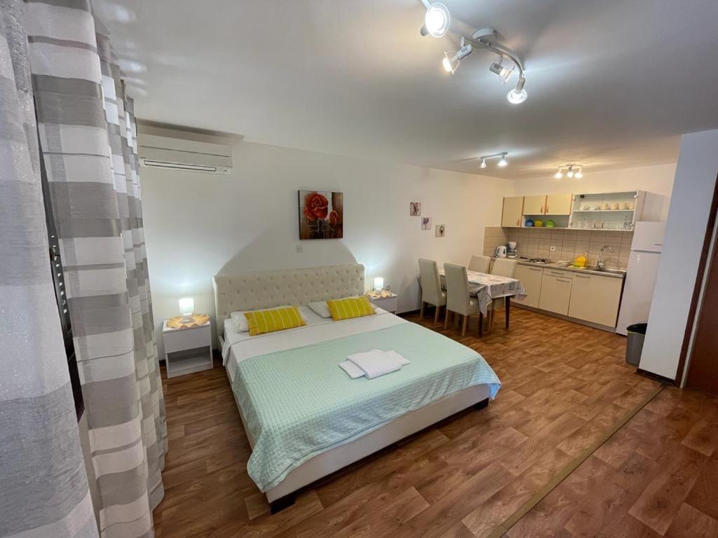 Apartmani Mavrinac Nerezine Habitación foto