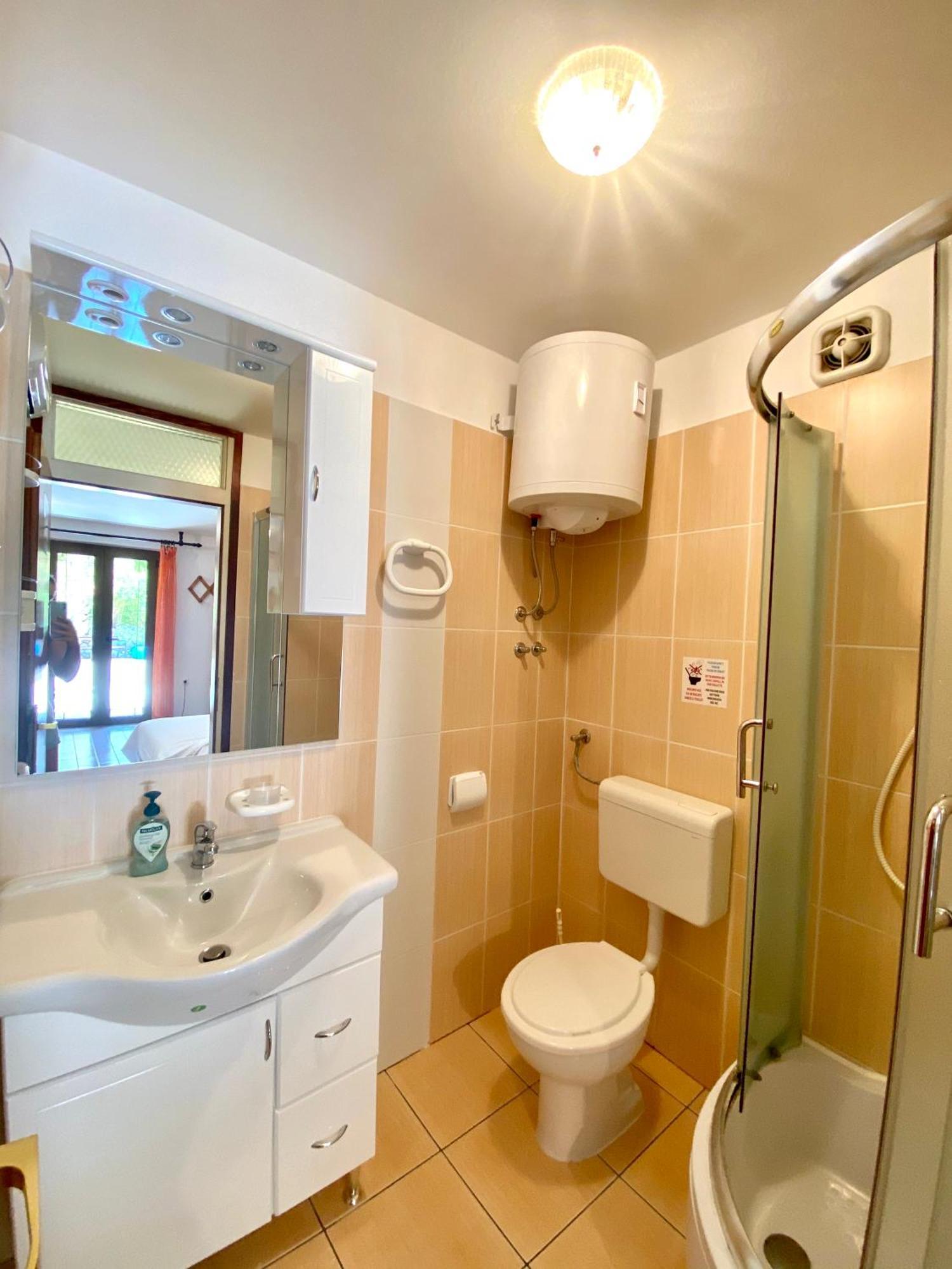 Apartmani Mavrinac Nerezine Habitación foto